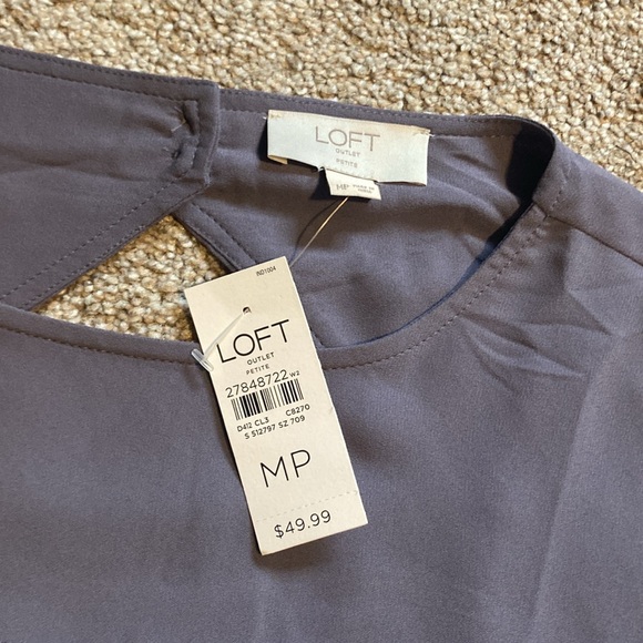 NWT Loft Polyester Blouse in Gray - Medium Petite - Picture 2 of 7